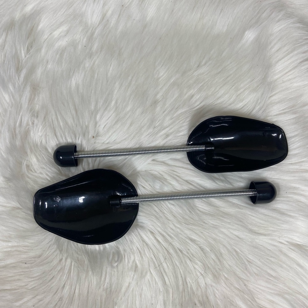 (1 pair) Large shoe trees fits mens size 7+ womens size 8.5+